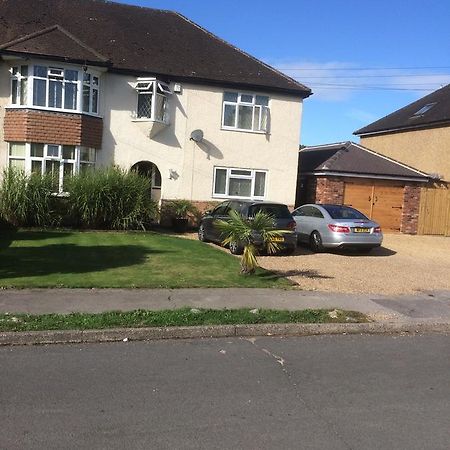 Thorpe Accommodation Thorpe (Surrey) Exterior foto